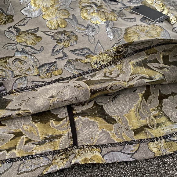 + Size NWT Eloquii Gold foil floral A Line skirt - Picture 3 of 10